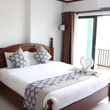 Thavisouk Riverside Hotel Vang Vieng Exterior photo