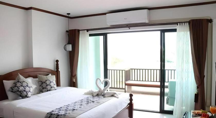 Thavisouk Riverside Hotel Vang Vieng Exterior photo