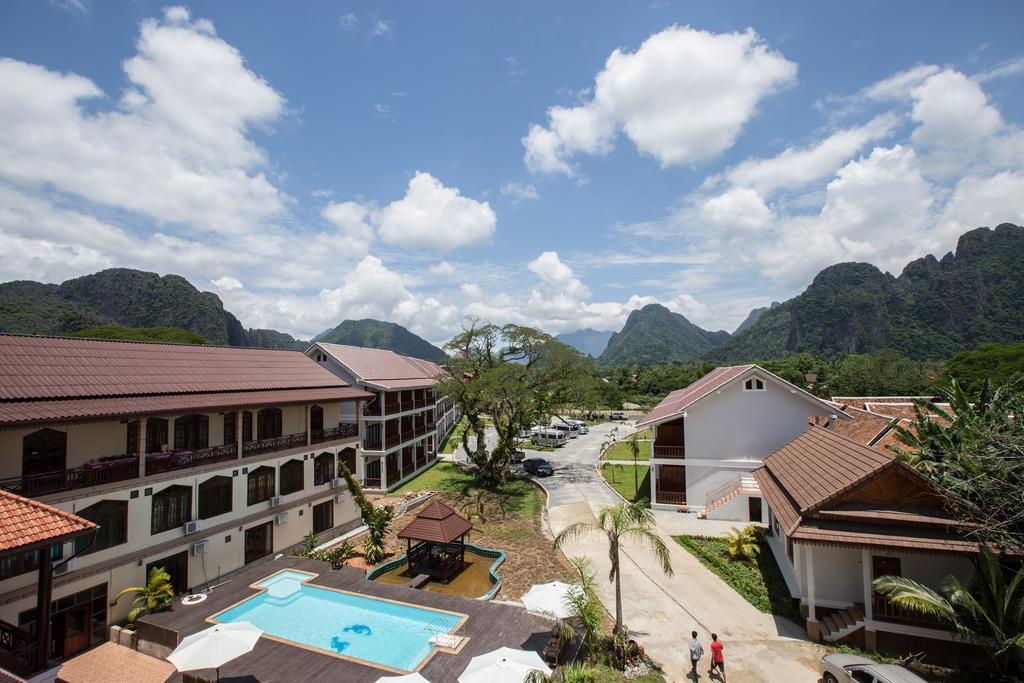 Thavisouk Riverside Hotel Vang Vieng Exterior photo
