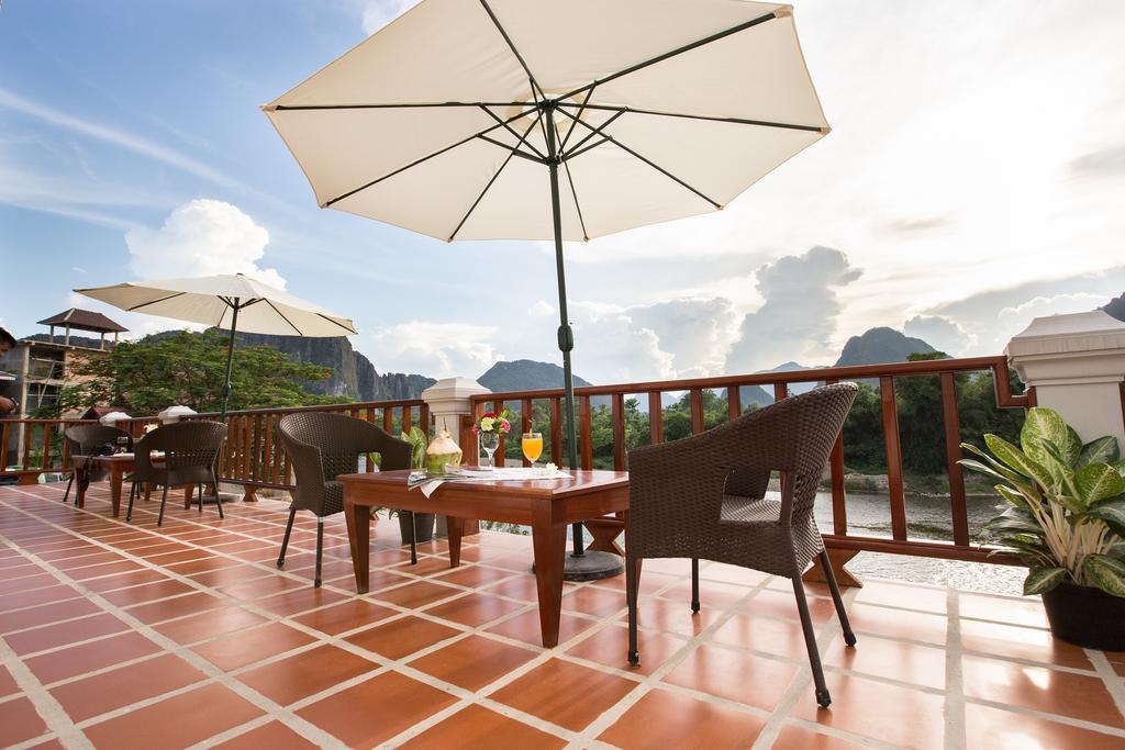 Thavisouk Riverside Hotel Vang Vieng Exterior photo