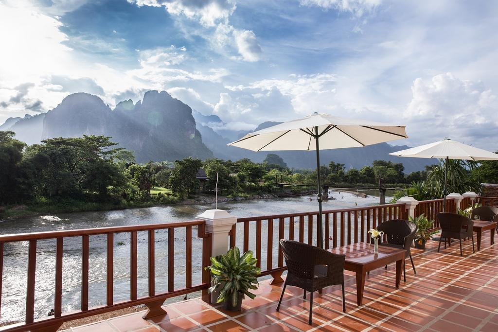 Thavisouk Riverside Hotel Vang Vieng Exterior photo