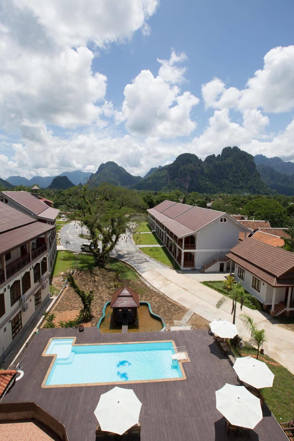 Thavisouk Riverside Hotel Vang Vieng Exterior photo