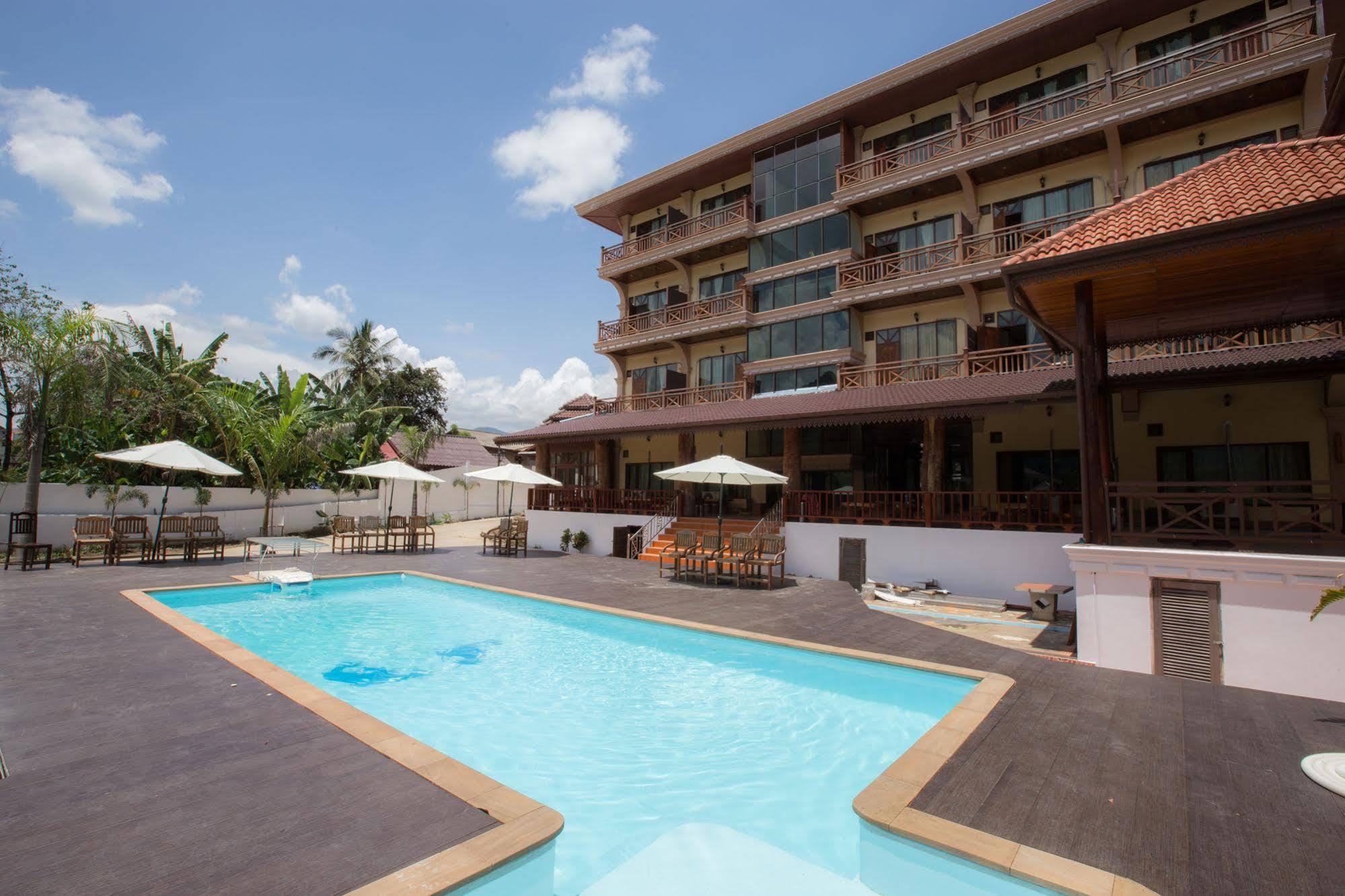 Thavisouk Riverside Hotel Vang Vieng Exterior photo