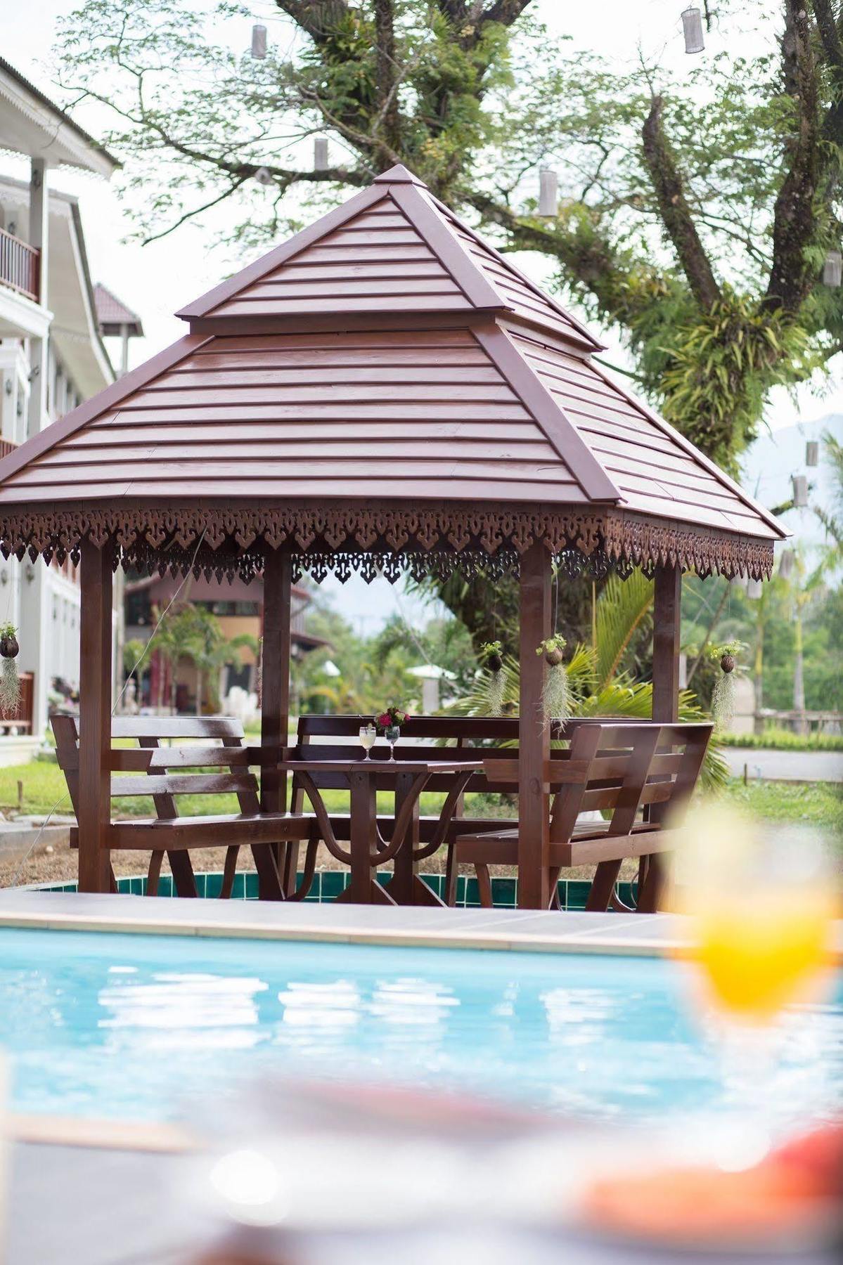 Thavisouk Riverside Hotel Vang Vieng Exterior photo