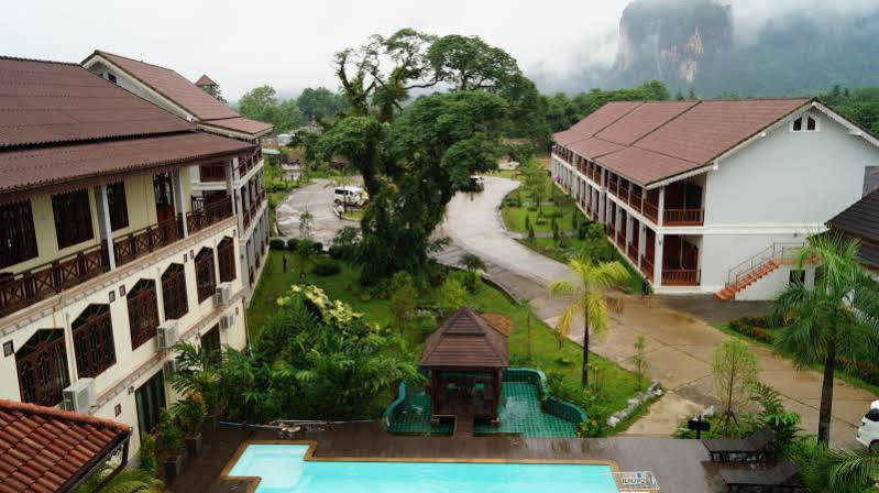 Thavisouk Riverside Hotel Vang Vieng Exterior photo